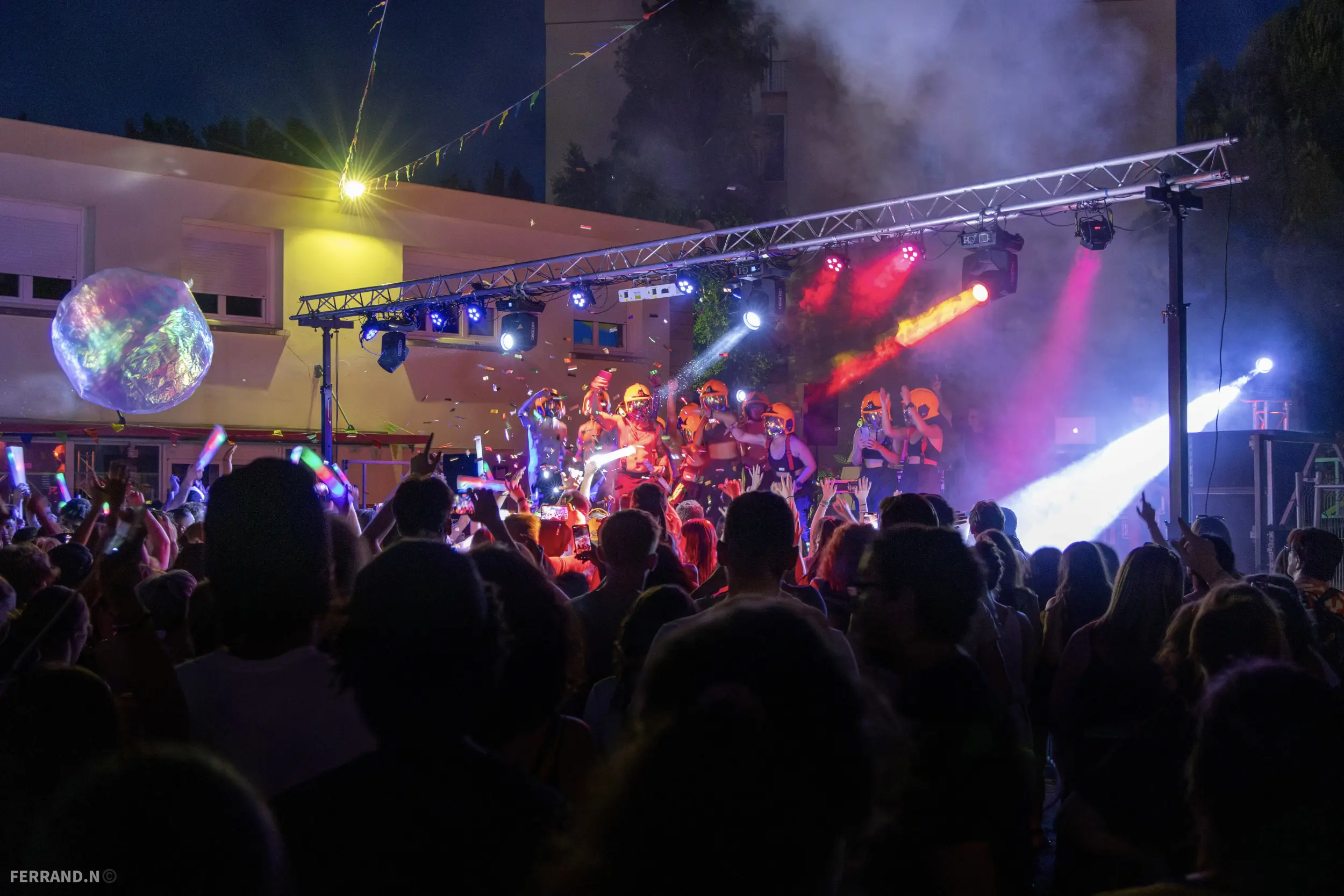 Prestation DJ, son et lumière au Bal des Sapeurs-Pompiers d'Angoulême 2025