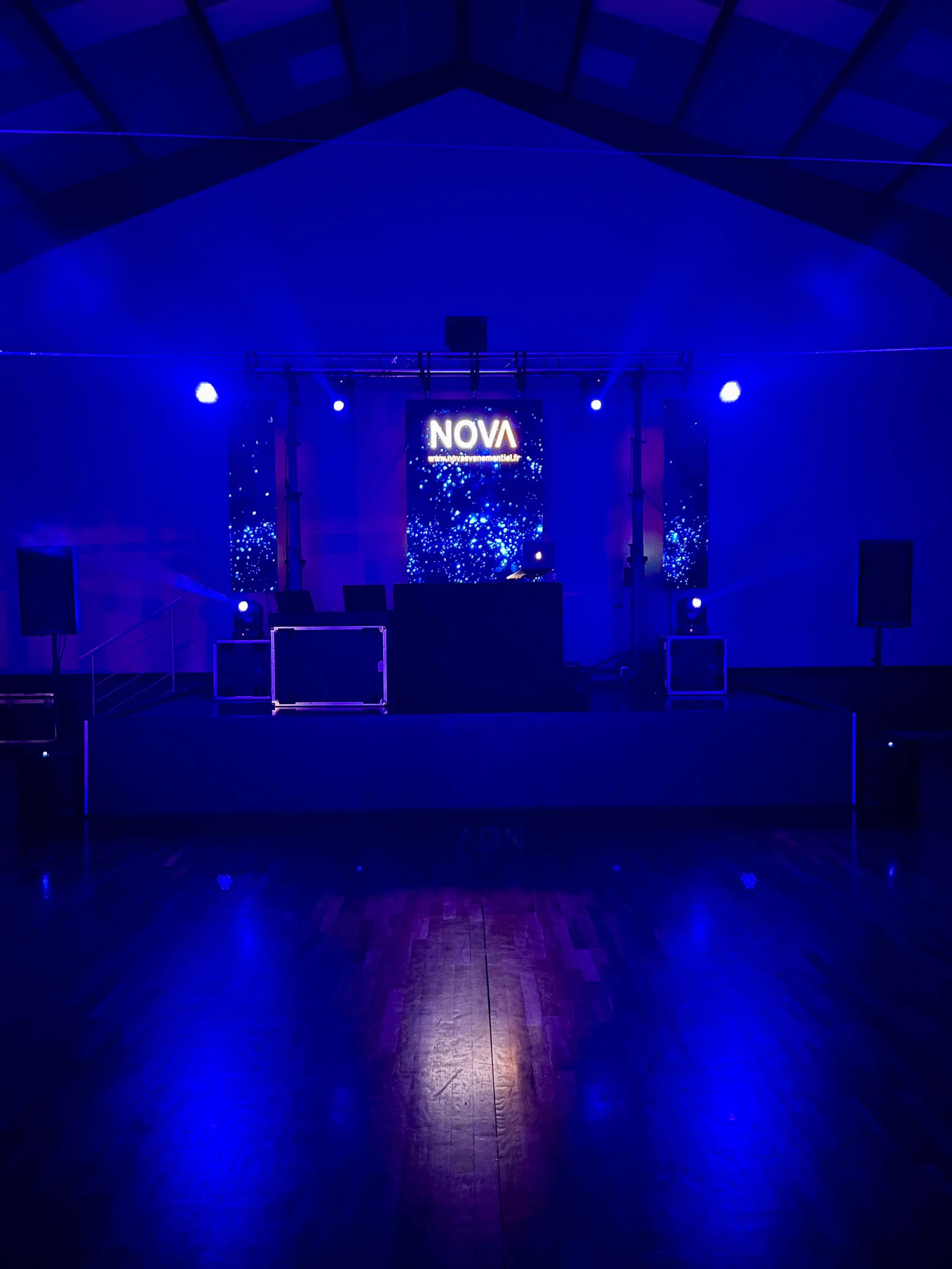 Scène avec écran LED de la Sainte Barbe des Sapeurs-Pompiers Jarnac 2025